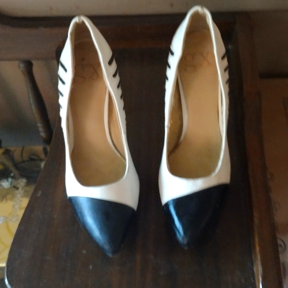 Gwen Stefani GX pumps